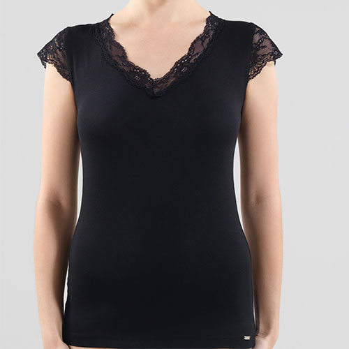 Camiseta reductora de mujer de Blackspade. Perfecta!